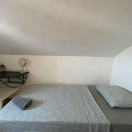 Santos In With River View *