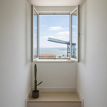 Santos In With River View Lissabon