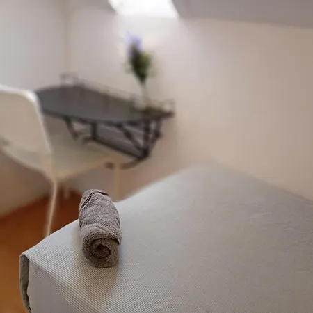 Santos In With River View Лісабон