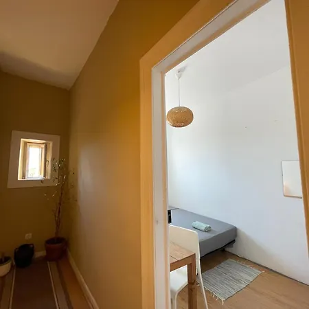 Santos In With River View Лісабон